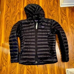 Patagonia Down Sweater Hoody Men’s Medium - Black-84702-NWT
